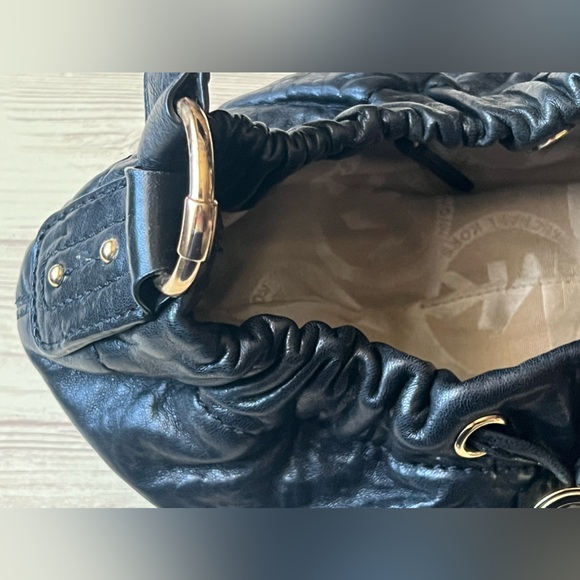 Preowned Michael Kors MK Drawstring Baguette Bag (B13) - Picture 6 of 15